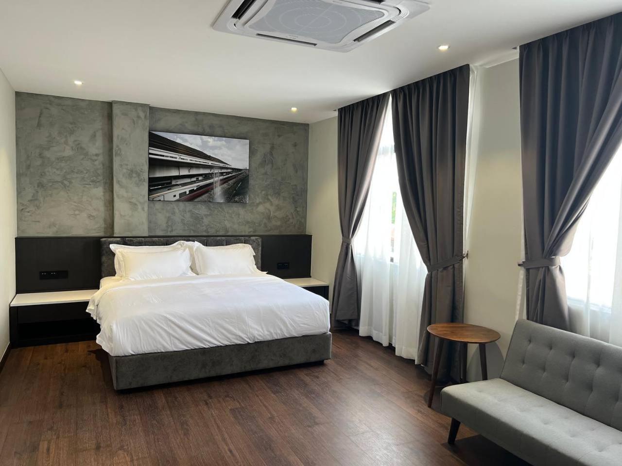 All In Hotel Kangar Exterior photo